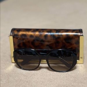 TORY BURCH ladies sunglasses w/ case